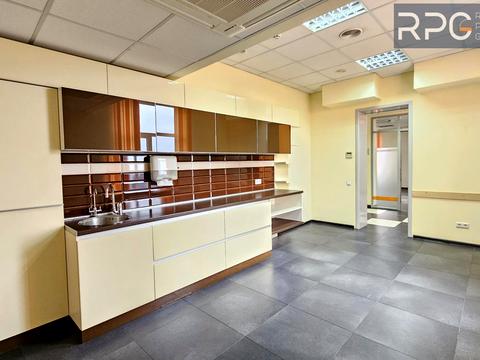 коммерческая по адресу Николая Михновского бульв. (Дружбы народов), 19