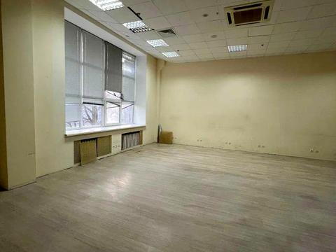 комерційна за адресою Київ, Дениса Монастирського вул. (Василя Сурікова), 3А