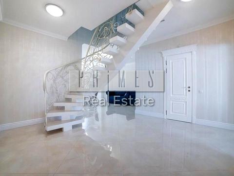 квартира за адресою Анни Ахматової вул., 30