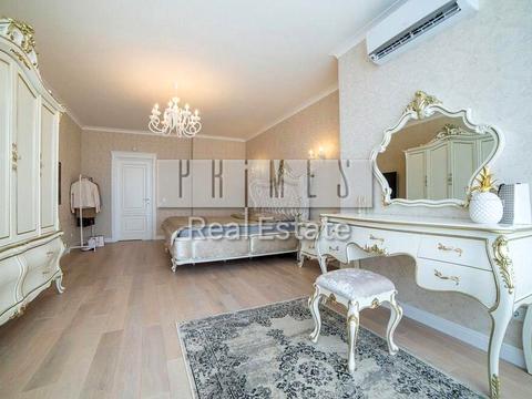 квартира за адресою Анни Ахматової вул., 30