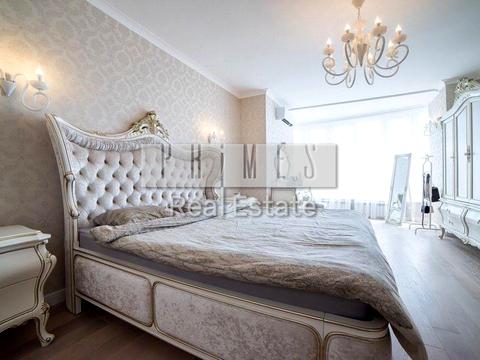 квартира за адресою Анни Ахматової вул., 30