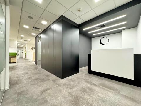 комерційна за адресою Спортивна пл., 3в