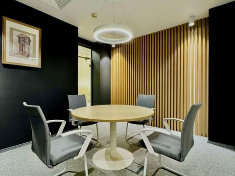 комерційна за адресою Спортивна пл., 3в