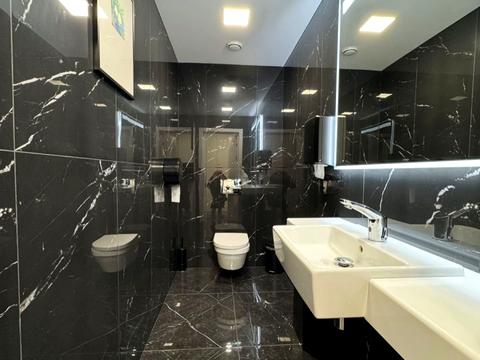 комерційна за адресою Спортивна пл., 3в