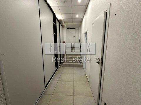 комерційна за адресою Голосіївський просп. (40-річчя Жовтня), 93