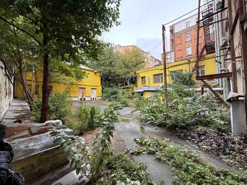 комерційна за адресою Київ, Богдана Хмельницького вул., 38