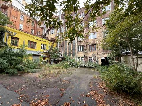 комерційна за адресою Київ, Богдана Хмельницького вул., 38