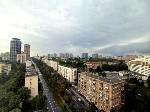 комерційна за адресою Мечникова вул. (Кловський), 2