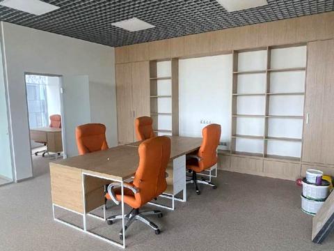 комерційна за адресою Спортивна пл., 1