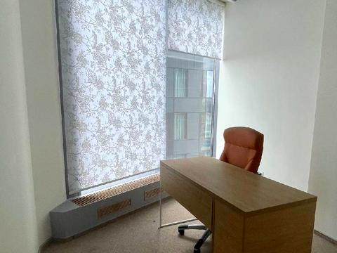 комерційна за адресою Спортивна пл., 1