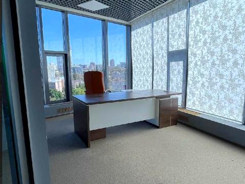 комерційна за адресою Спортивна пл., 1