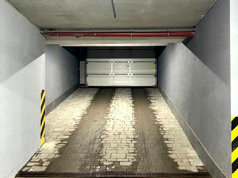 паркомісце за адресою Повітряна вул., 78