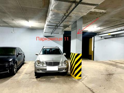 паркомісце за адресою Повітряна вул., 78