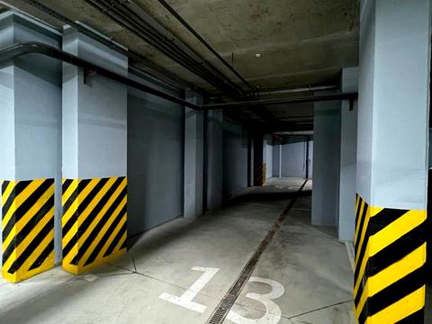 паркомісце за адресою Повітряна вул., 78