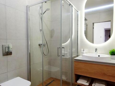 комерційна за адресою урочище Вишні вул., 2