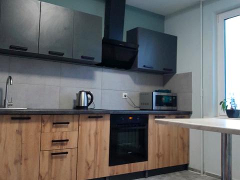 квартира за адресою Анни Ахматової вул., 28