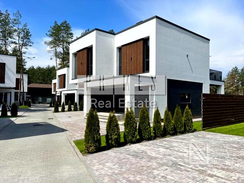 будинок за адресою Набережна вул.