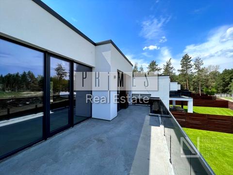 будинок за адресою Набережна вул.