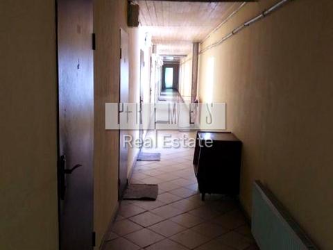 комерційна за адресою Робітнича вул., 6