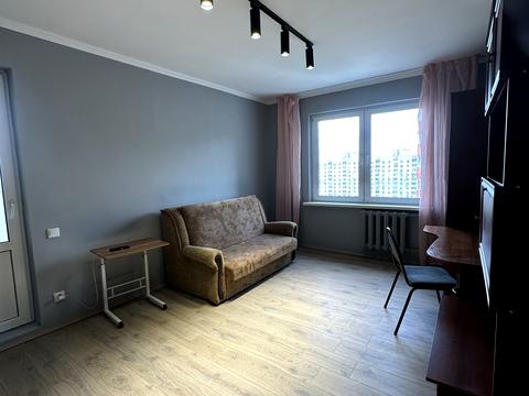 квартира за адресою Анни Ахматової вул., 28