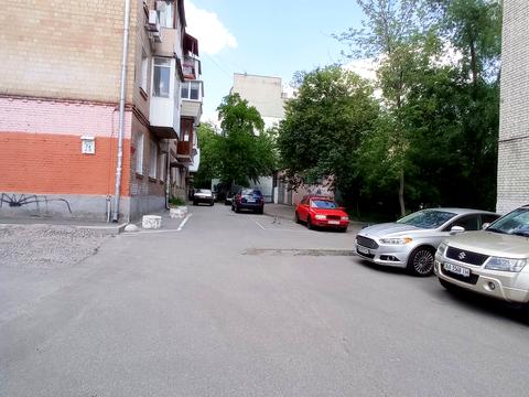 комерційна за адресою Спаська вул., 25 