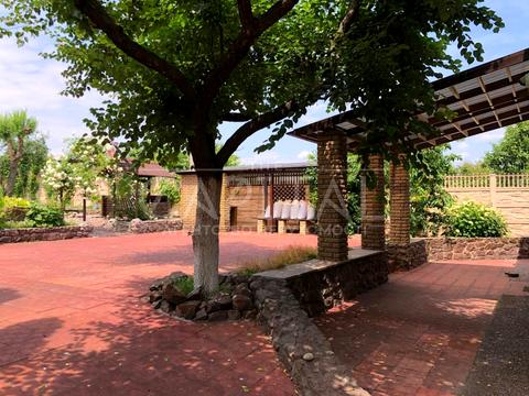 будинок за адресою Соборна вул. (), 2-В