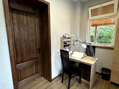 будинок за адресою смт. Таїрове, Медицинская