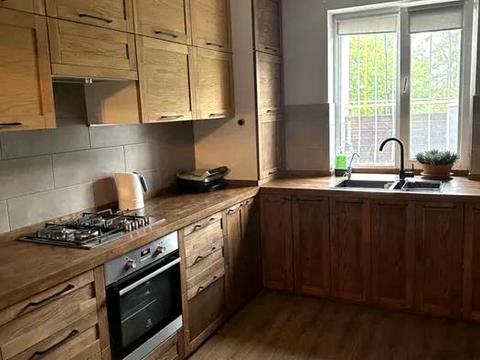 будинок за адресою смт. Таїрове, Медицинская