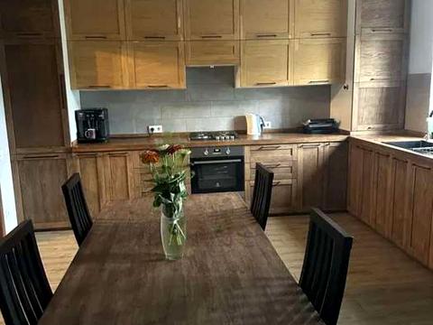 будинок за адресою смт. Таїрове, Медицинская