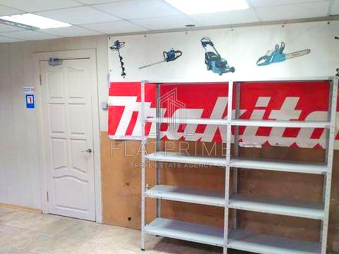 комерційна за адресою Академіка Вернадського бульв., 4