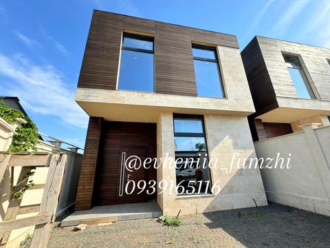 будинок за адресою Дениса Максишка вул. (Марії Демченко)