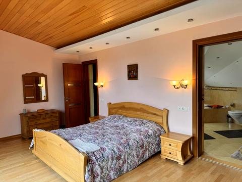 квартира за адресою Олекси Новаківського вул., 8