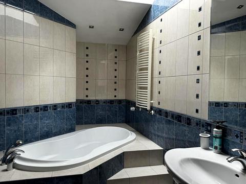 квартира за адресою Олекси Новаківського вул., 8