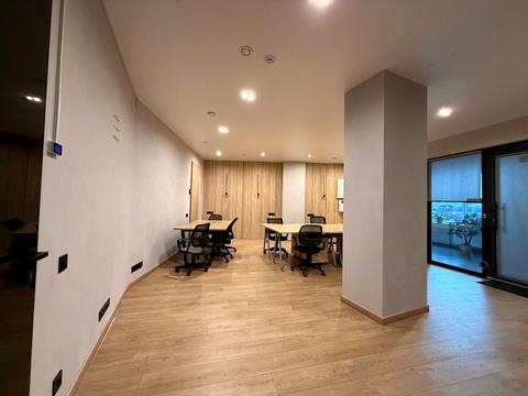 комерційна за адресою Одеса, Літературна вул., 1а