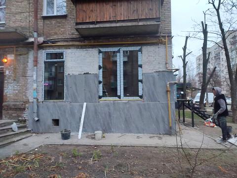 комерційна за адресою Салютна вул., 6