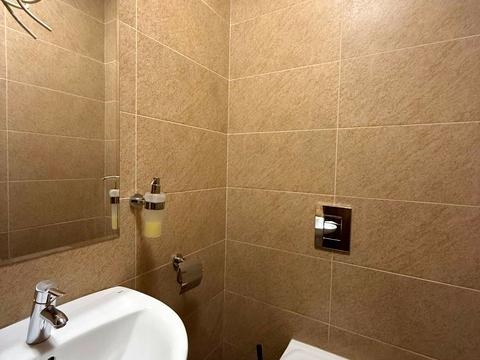 комерційна за адресою Одеса, Літературна вул., 1а