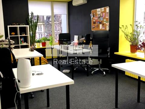 комерційна за адресою Болсуновська вул. (Сергія Струтинського), 8