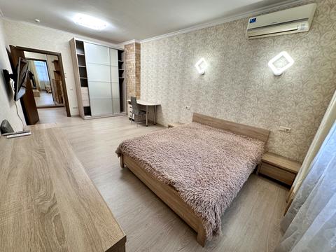 квартира по адресу Драгоманова ул., 40-Ж