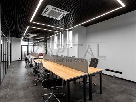 комерційна за адресою Андрія Верхогляда вул. (Михайла Драгомирова), 17