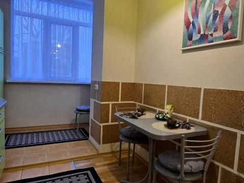 квартира за адресою Дмитра Яворницького просп. (Карла Маркса), 82