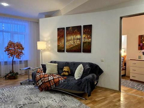 квартира за адресою Дмитра Яворницького просп. (Карла Маркса), 82