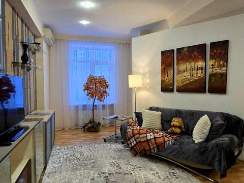 квартира за адресою Дмитра Яворницького просп. (Карла Маркса), 82