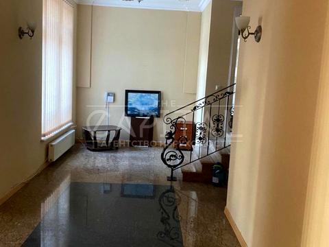 комерційна за адресою Київ, Липська вул., 9-Б