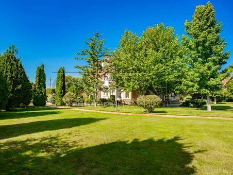 дом по адресу провулок Миру