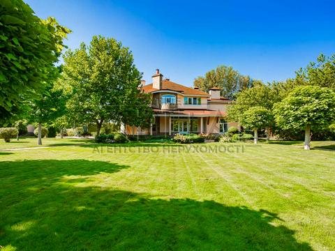 дом по адресу провулок Миру