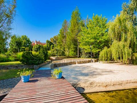 дом по адресу провулок Миру