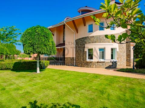 дом по адресу провулок Миру