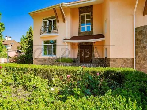 дом по адресу провулок Миру