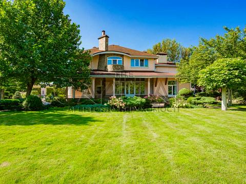 дом по адресу провулок Миру