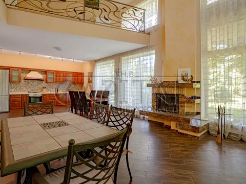 дом по адресу провулок Миру